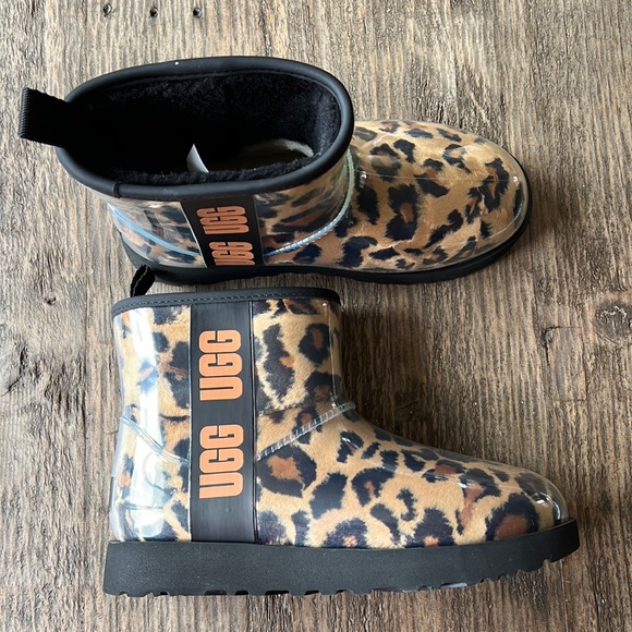UGG Shoes - Ugg Women’s Cheetah clear rain-boot, size 7. NWT but without box. Tan and black